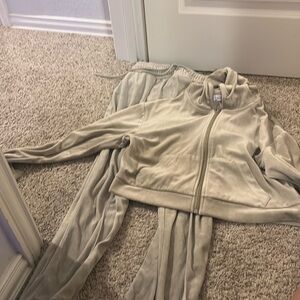 Lightly used: Cream Tracksuit